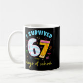 I Survived 67 Days Of School Funny Meme Teacher St コーヒーマグカップ (左)