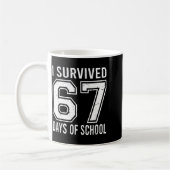 I Survived 67 Days Of School Funny Meme Teacher St コーヒーマグカップ (左)