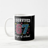 I Survived 67 Days Of School Funny Meme Teacher St コーヒーマグカップ (左)