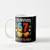 I Survived 67 Days Of School Funny Meme Teacher St コーヒーマグカップ (左)
