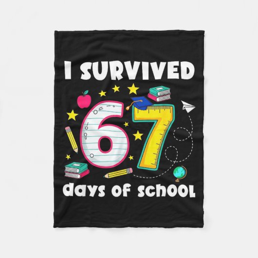 I Survived 67 Days Of School Funny Meme Teacher St フリースブランケット (正面)