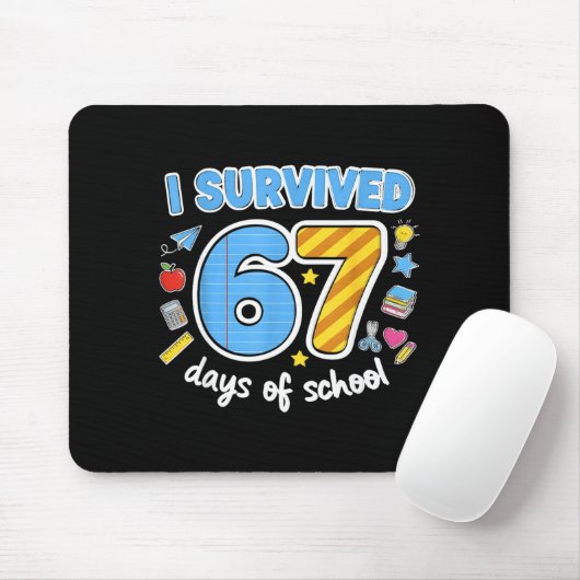 I Survived 67 Days Of School Funny Meme Teacher St マウスパッド (マウス)