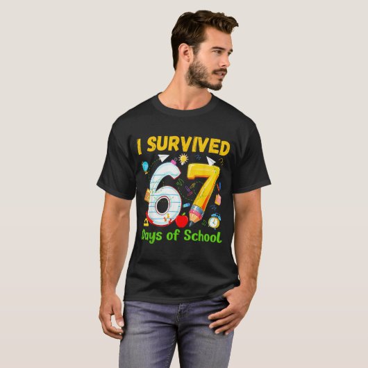 I Survived 67 Days Of School Funny Meme Teacher St Tシャツ (正面フル)