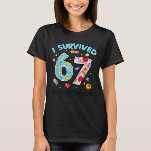 I Survived 67 Days Of School Funny Meme Teacher St Tシャツ (正面)