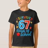 I Survived 67 Days Of School Funny Meme Teacher St Tシャツ (正面)