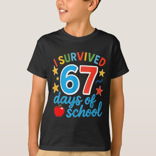 I Survived 67 Days Of School Funny Meme Teacher St Tシャツ (正面)