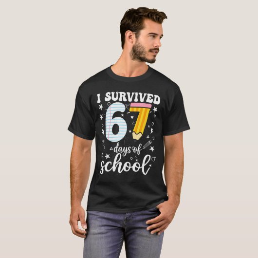 I Survived 67 Days Of School Funny Meme Teacher St Tシャツ (正面フル)
