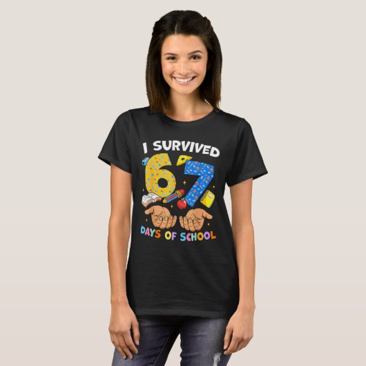 I Survived 67 Days Of School Funny Meme Teacher St Tシャツ (正面フル)