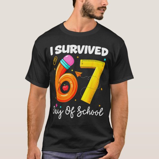 I Survived 67 Days Of School Funny Meme Teacher St Tシャツ (正面)