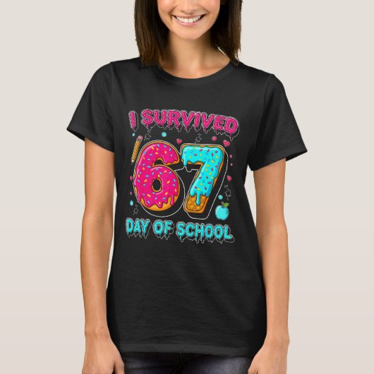 I Survived 67 Days Of School Funny Meme Teacher St Tシャツ (正面)