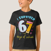 I Survived 67 Days Of School Funny Meme Teacher St Tシャツ (正面)