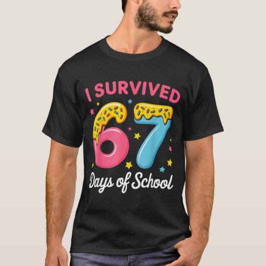 I Survived 67 Days Of School Funny Meme Teacher St Tシャツ (正面)
