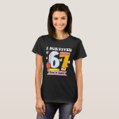 I Survived 67 Days Of School Funny Meme Teacher St Tシャツ (正面フル)