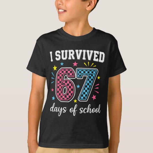 I Survived 67 Days Of School Funny Meme Teacher St Tシャツ (正面)