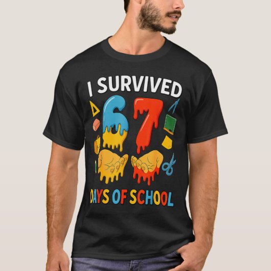 I Survived 67 Days Of School Funny Meme Teacher St Tシャツ (正面)