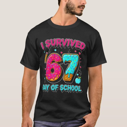 I Survived 67 Days Of School Funny Meme Teacher St Tシャツ (正面)