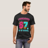 I Survived 67 Days Of School Funny Meme Teacher St Tシャツ (正面フル)