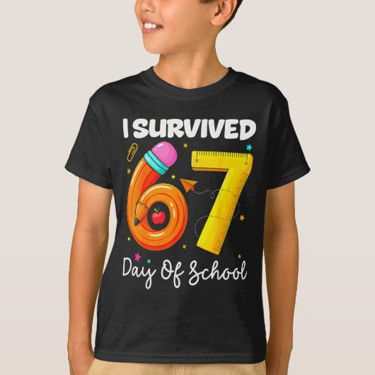 I Survived 67 Days Of School Funny Meme Teacher St Tシャツ (正面)