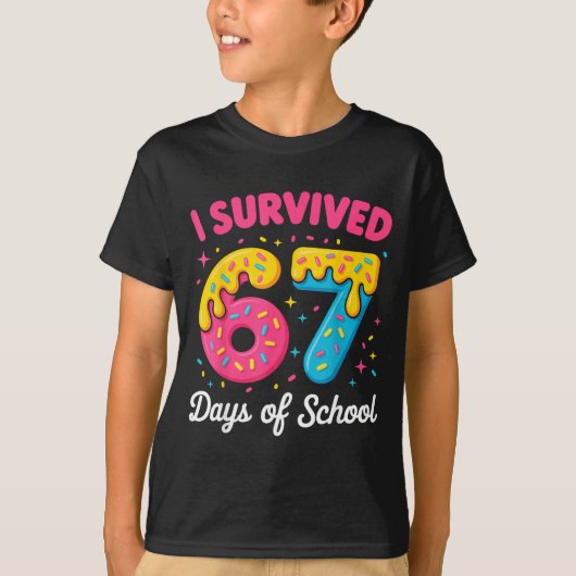 I Survived 67 Days Of School Funny Meme Teacher St Tシャツ (正面)