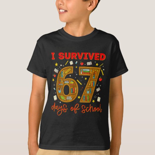 I Survived 67 Days Of School Funny Meme Teacher St Tシャツ (正面)