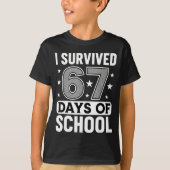 I Survived 67 Days Of School Funny Meme Teacher St Tシャツ (正面)