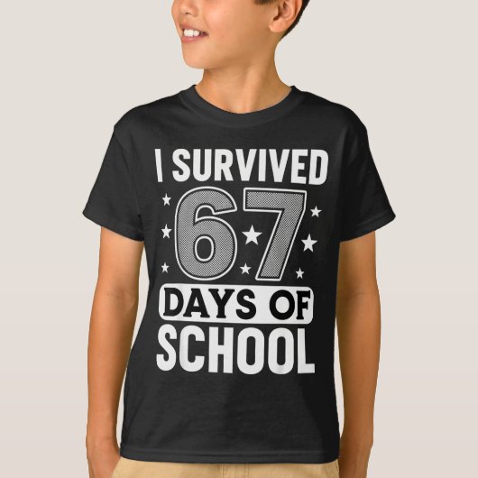 I Survived 67 Days Of School Funny Meme Teacher St Tシャツ (正面)