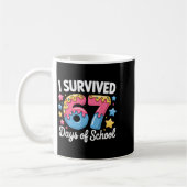 I Survived 67 Days Of School Funny Teacher Back To コーヒーマグカップ (左)