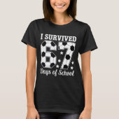 I Survived 67 Days Of School Soccer Style Teacher Tシャツ (正面)