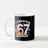 I Survived 67 Days Of School Student Humor Design コーヒーマグカップ (左)