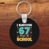 I Survived 67 Days Of School Teacher Meme Funny Cl キーホルダー (正面)