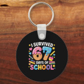 I Survived 67 Days Of School Teacher Student Ice C キーホルダー (正面)