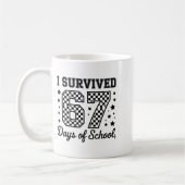 I Survived 67 Days Of School Teachers Students  コーヒーマグカップ (左)