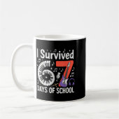 I Survived 67 Days Of School - Teachers Students M コーヒーマグカップ (左)