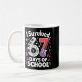 I Survived 67 Days Of School - Teachers Students M コーヒーマグカップ (左)