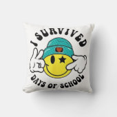 I Survived 67 Days of School Teachers Students Six クッション (正面)