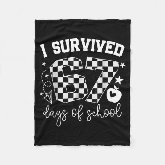I Survived 67 Days Of School Teachers Students Six フリースブランケット (正面)
