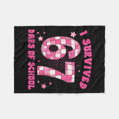 I Survived 67 Days Of School Teachers Students Six フリースブランケット (正面(横))