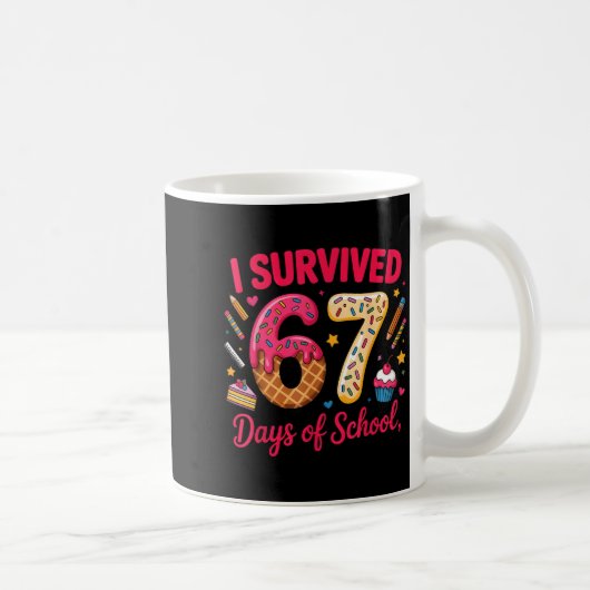 I Survived 67 Days Of School Teachers Students Tee コーヒーマグカップ (右)