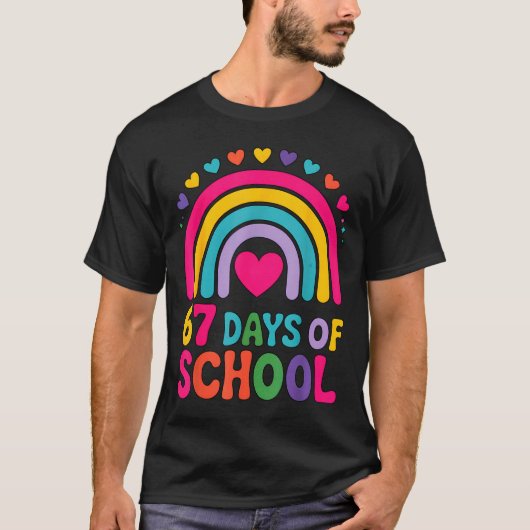 I Survived 67 Days Of School Tie Die Rainbow Lover Tシャツ (正面)