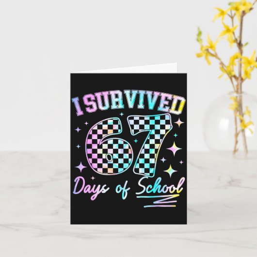 I Survived 67 Days Of School Tie Dye 67th Day Teac カード (黄色い花)