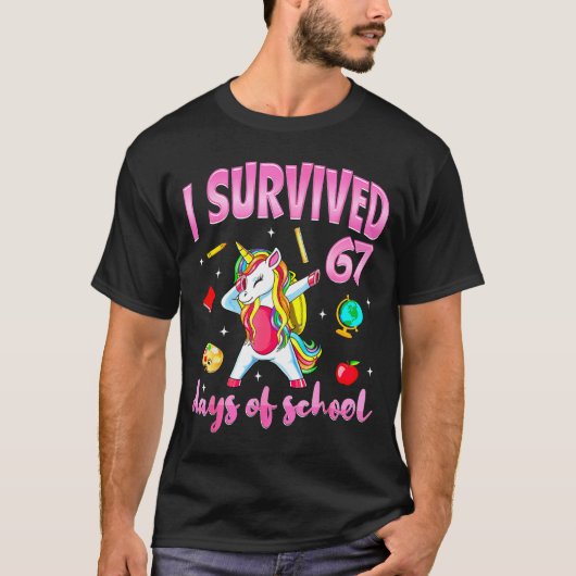 I Survived 67 Days Of School Unicorn Dabbing Teach Tシャツ (正面)