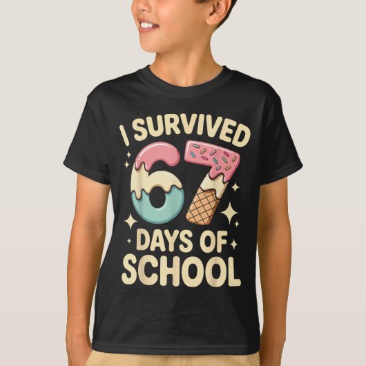 I Survived 67 Days Of School With A Funny Ice Crea Tシャツ (正面)