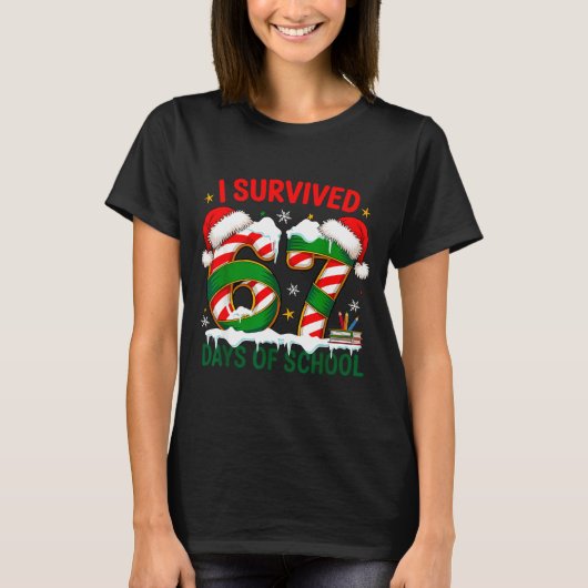 I Survived 67 Days School Christmas Meme 100th Day Tシャツ (正面)