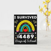 I Survived 67 Square Root Days Of School Funny Mem カード (黄色い花)