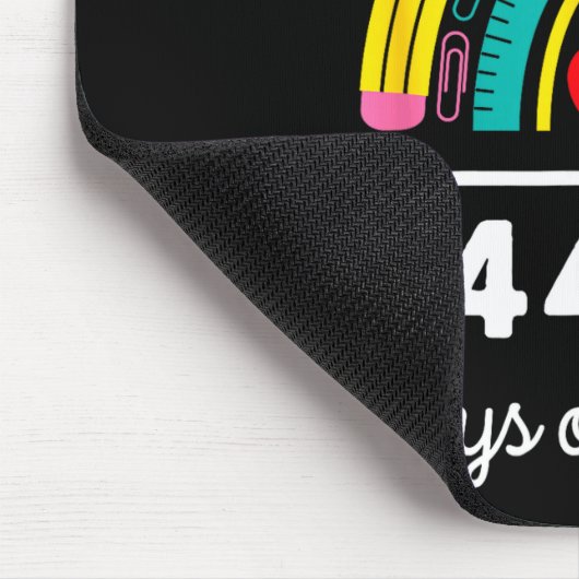 I Survived 67 Square Root Days Of School Funny Mem マウスパッド (コーナー)