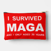 I Survived MAGA アクセサリーポーチ (裏面)