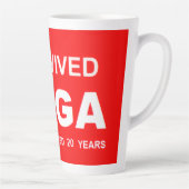 I Survived MAGA カフェラテマグ (右)