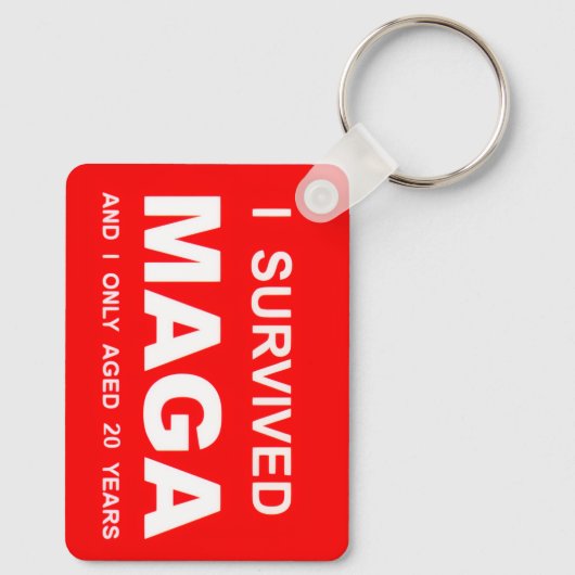 I Survived MAGA キーホルダー (裏面)
