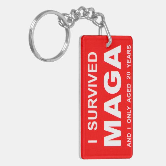 I Survived MAGA キーホルダー (正面左)