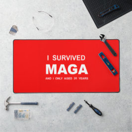 I Survived MAGA デスクマット